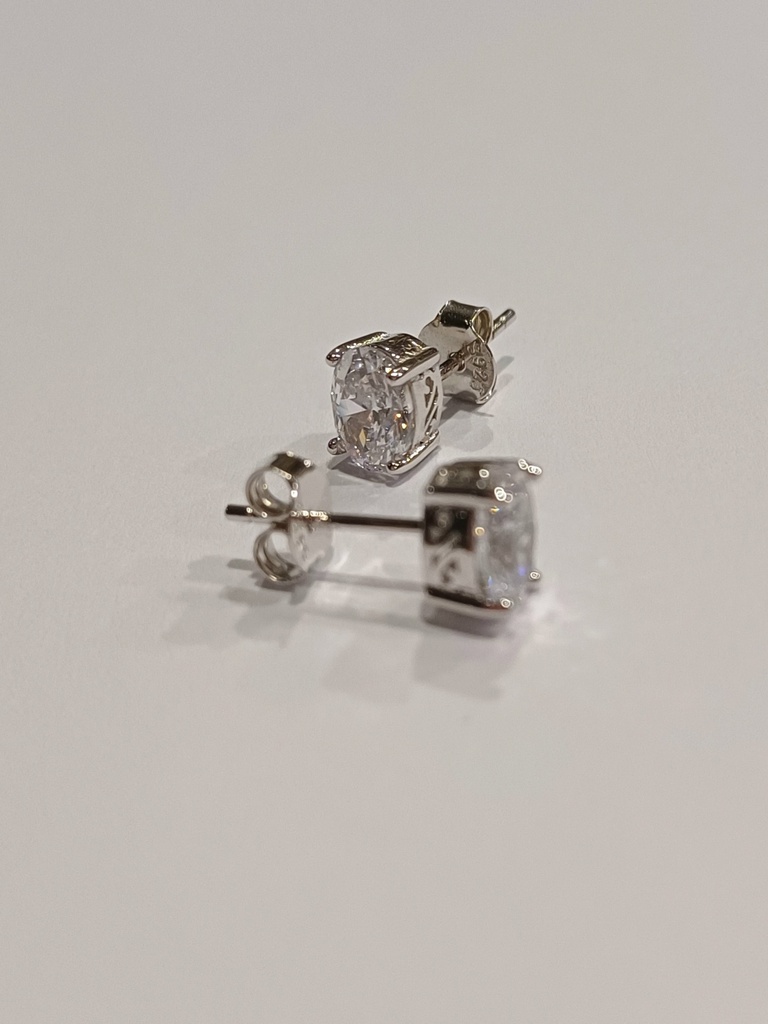 Aros circón ovalado  