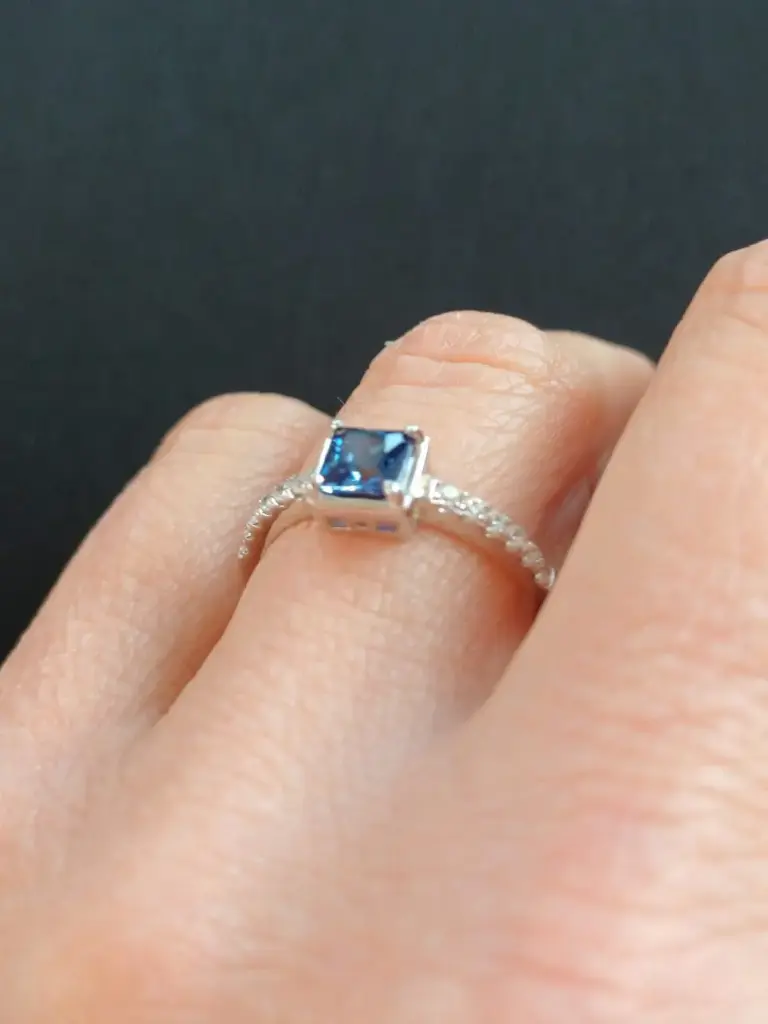 Anillo zafiro cuadrado plata  