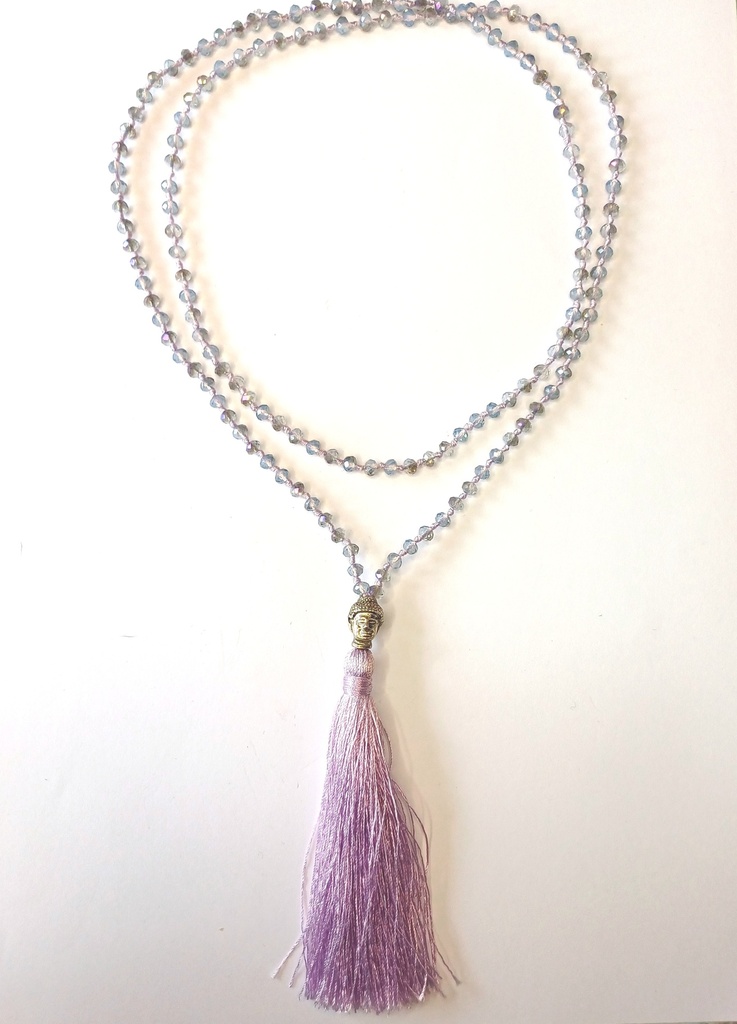 Collar estilo japa mala malva. 